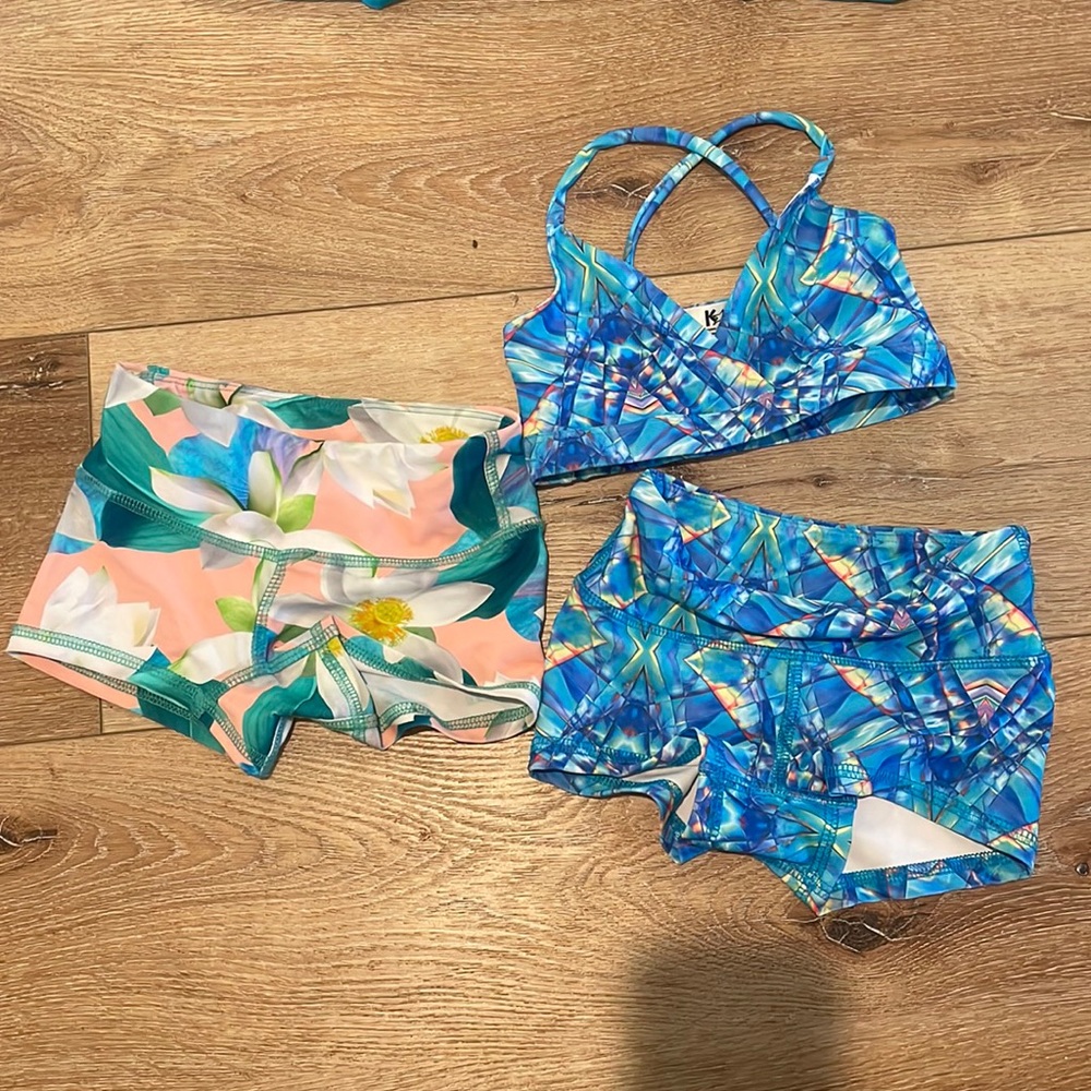 Dances clothes from KAR and Rainbow size S (fits like XS)